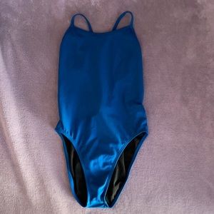 Jolyn Jackson tie back